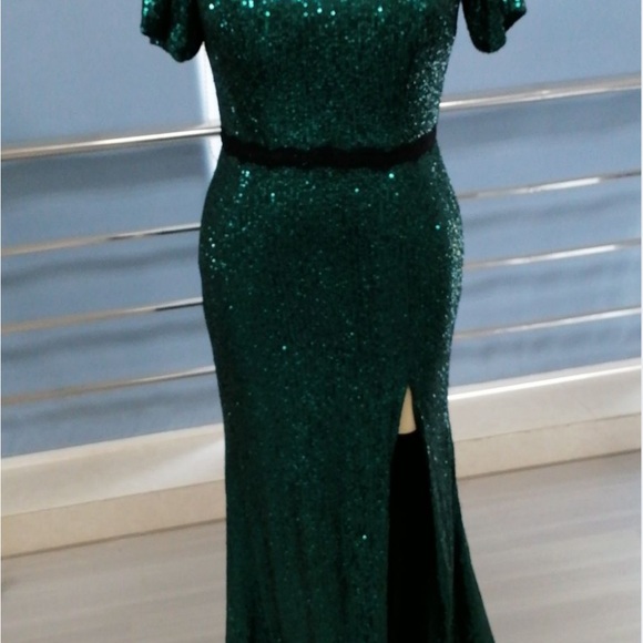 Green sequin dress. Never been worn. - Picture 3 of 3